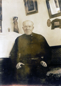 Петр Леонтьевич Чмырь (Чмирь), г. Никольск-Уссурийск, около 1939 г